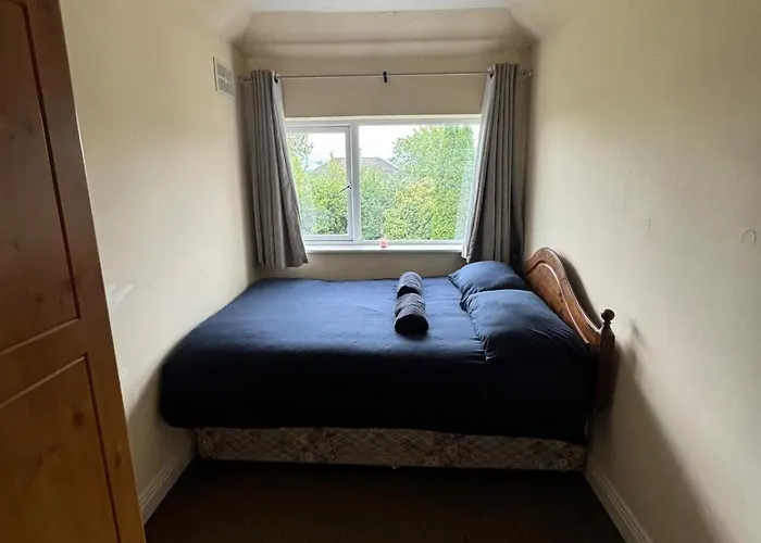 Nice Double Room Near Omni Shopping